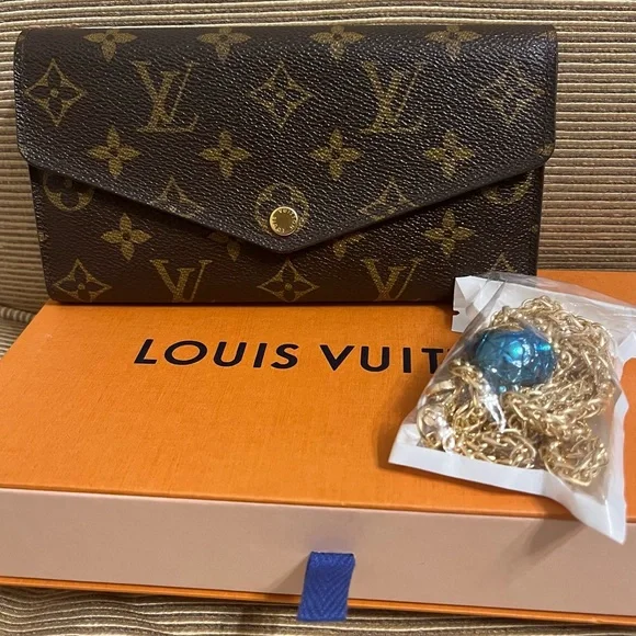 💯Authentic Louis Vuitton Portefeuille Sarah Long Wallet w/Chain inclusion - Picture 4 of 17